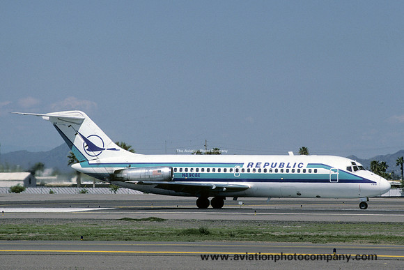 Republic Airlines Douglas DC-9-14 N8908E (1985)