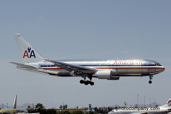 American Airlines Boeing 767-200 N317AA (1985)