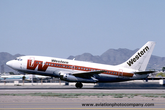 Western Airlines Boeing 737-200 N4505W (1985)