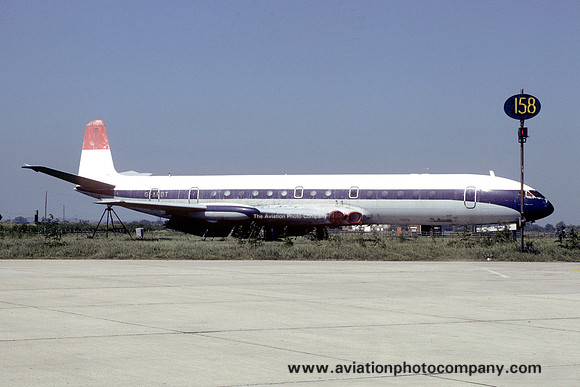 De Havilland Comet 4 G-APDT at London Heathrow (1985)