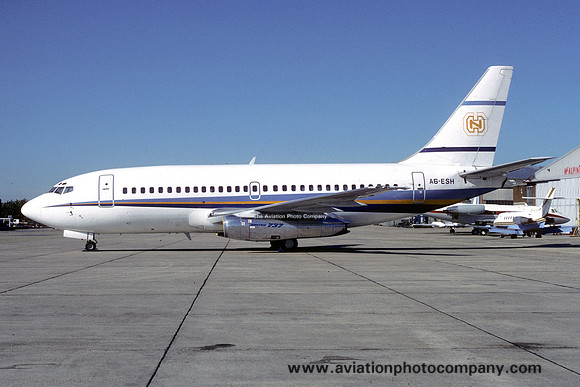 Sharjah Government Boeing 737-200 A6-ESH at Luton (1985)