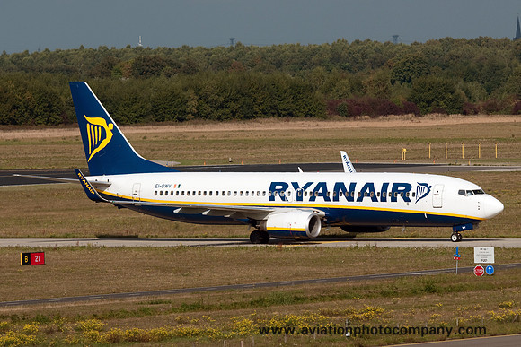 Ryanair Boeing 737-800 EI-DWV at Eindhoven (2013)