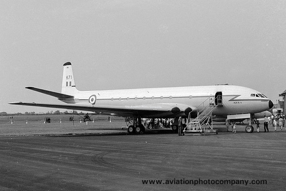 RAF De Havilland Comet C.2 XK671/7929M at RAF Topcliffe (1971)