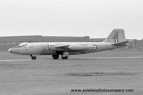 RAF 100 Squadron English Electric Canberra B.2 WH703/U (1972)