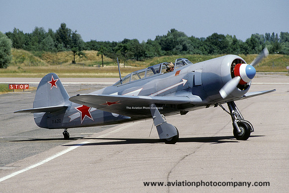 Yakolev Yak-11 F-AZIO (2000)