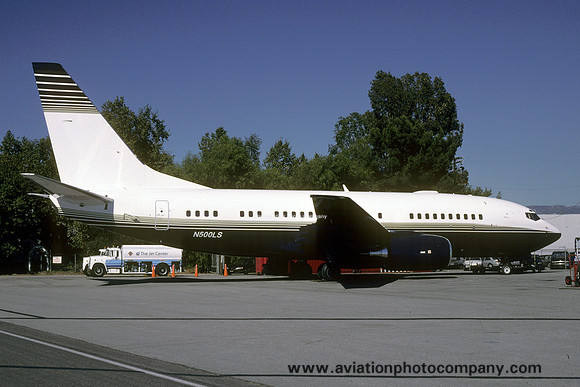 Real Estate Exchange Boeing 737-700(BBJ) N500LS (2000)