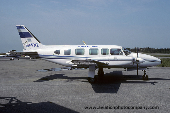 Turku Air Piper PA-31-350 Navajo Chieftain OH-PNX (2001)