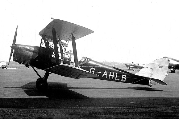 De Havilland Tiger Moth G-AHLB