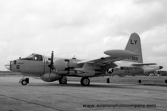 US Navy VP-92 Lockheed SP-2H Neptune 147985/LY-6 (1973)