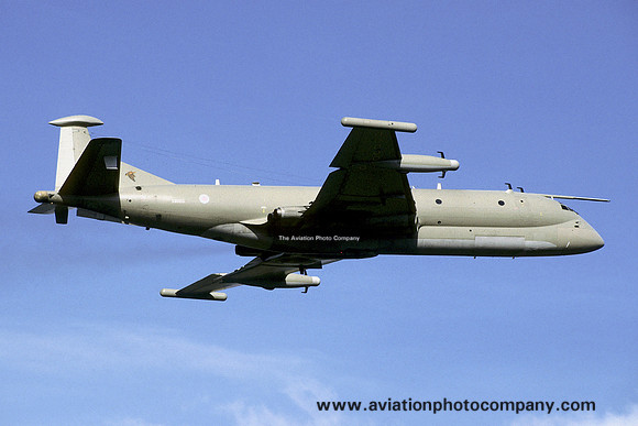 RAF 51 Squadron Hawker Siddeley Nimrod R.1 XW665 (1995)