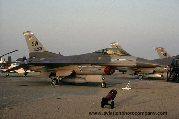 USAF 363 TFW 17 TFS General Dynamics F-16C Fighting Falcon 84-1268/SW (1988)
