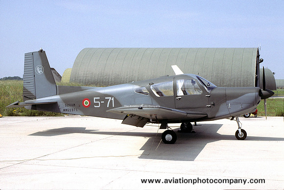 Italian Air Force 5 Stormo SIAI S-208M MM61971/5-71 (2006)