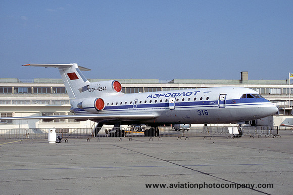 Aeroflot Yakolev Yak-42 CCCP-42544 at the Paris Air Show (1985)