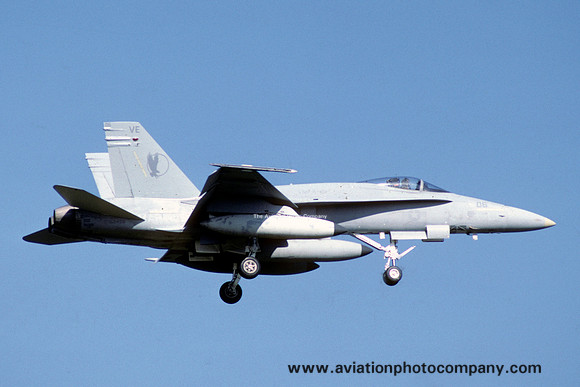 US Marines VMFA-115 McDonnell Douglas F/A-18A Hornet 162459/VE-06 (1986)