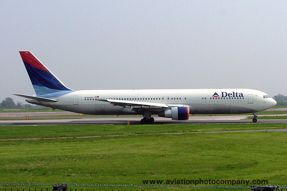 Delta Airlines Boeing 767-300 N195DN at Manchester IAP (2006)