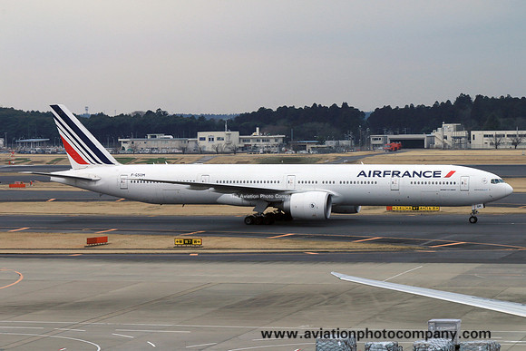 Air France Boeing 777-300ER F-GSQM at Tokyo Narita (2015)