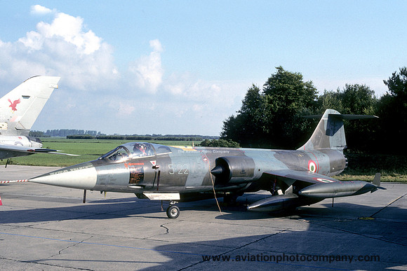 Italian Air Force 5 Stormo Lockheed/Fiat F-104S Starfighter MM6919/5-22 (1990)