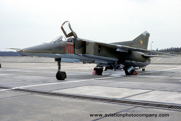 East German Air Force Mikoyan MiG-23BN 710 (1990)