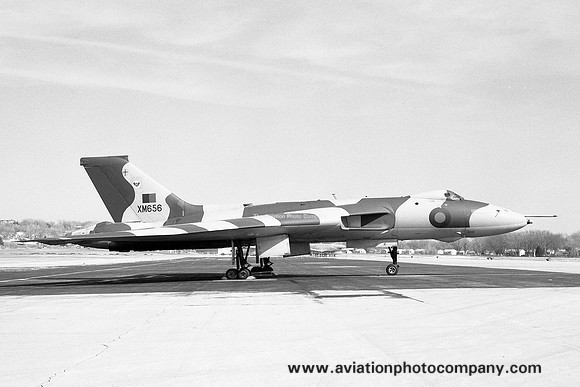 RAF 9 Squadron Avro Vulcan B.2 XM656 (1982)