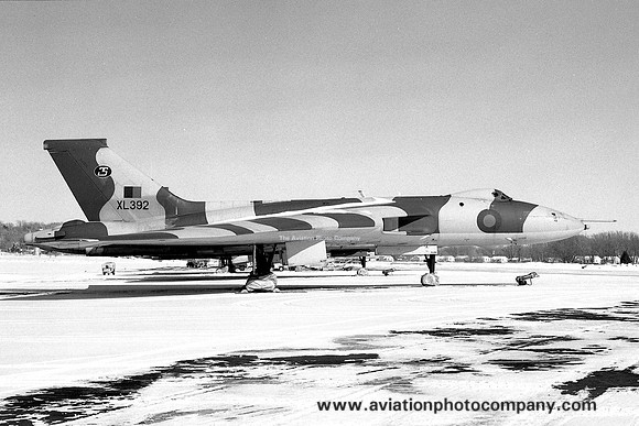 RAF 35 Squadron Avro Vulcan B.2 XL392 (1982)
