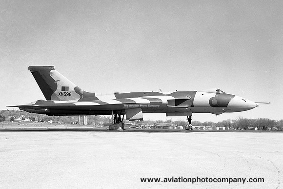 RAF 50 Squadron Avro Vulcan B.2 XM598 (1982)