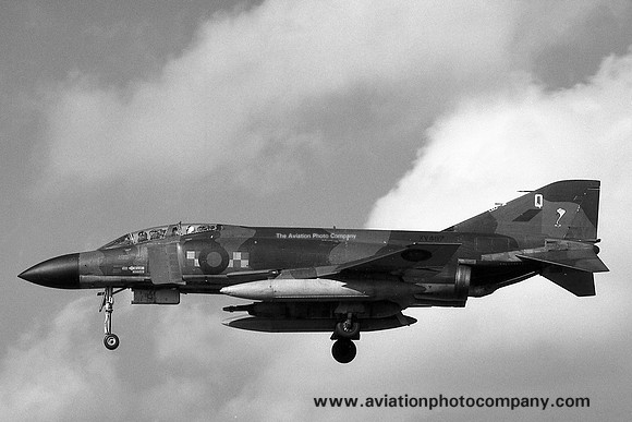 RAF 92 Squadron McDonnell F-4M Phantom FGR.2 XV487/Q (1982)