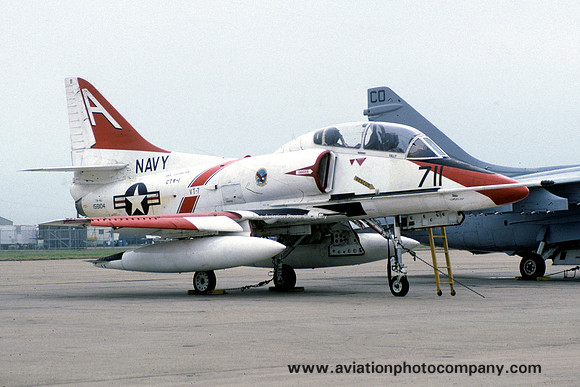 US Navy VT-7 Douglas TA-4J Skyhawk 158104/A-711 (1987)