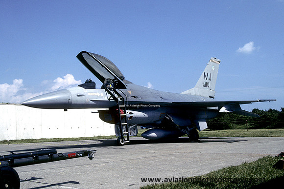 USAF 432 TFW 13 TFS General Dynamics F-16A Fighting Falcon 83-1110/MJ (1986)