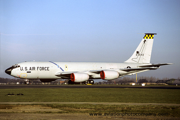 USAF 19 ARW Boeing KC-135R Stratotanker 62-3543 at RAF Mildenhall (1986)