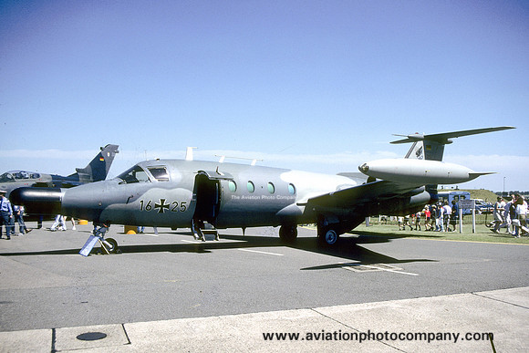 German Air Force JBG32 HFB.320 Hansajet ECM 16+25 (1990)