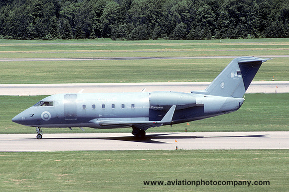 Canadian Air Force 414 Squadron Canadair CL-600 Challenger CE-144E 144611 (1990)