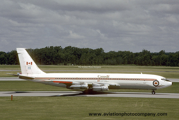 Canadian Air Force 437 Squadron Boeing CC-137 13701 (1990)