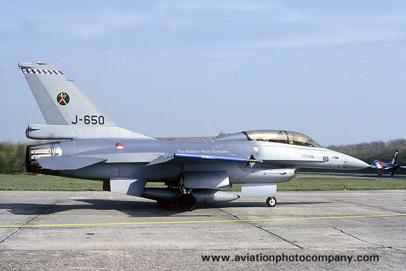 Dutch Air Force 323 Squadron General Dynamics F-16B Fighting Falcon J-650 (1990)