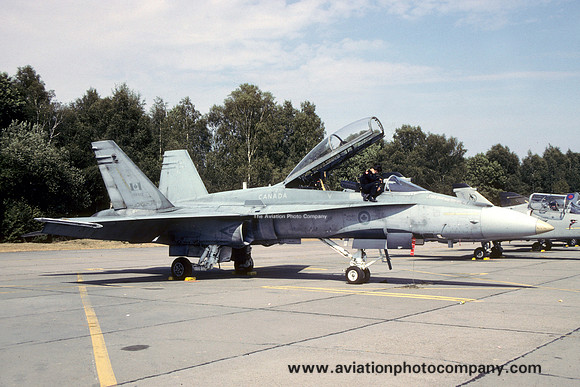 Canadian Air Force McDonnell Douglas CF-188B Hornet 188922 (1990)