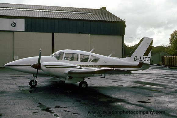 Piper PA-23-250 Aztec E G-LIZZ (1993)