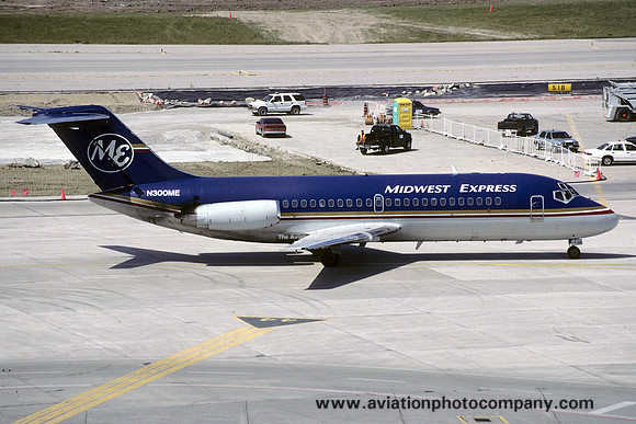 Midwest Express Douglas DC-9-15 N300ME (1985)