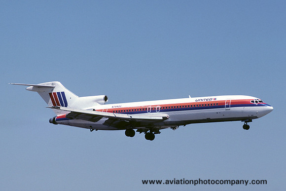 United Airlines Boeing 727-222(A) N7442U (1985)