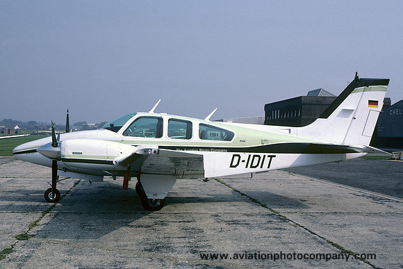 Beech 95 Baron D-IDIT (1985)