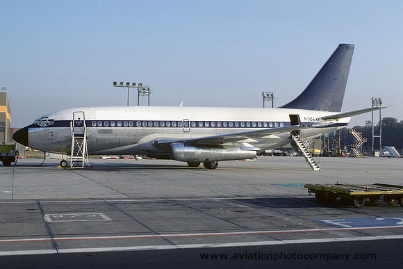 Boeing 737-230C N304XV (1985)