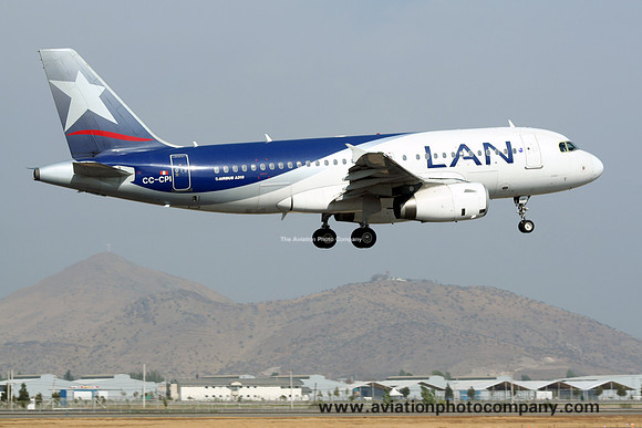 LAN Chile Airbus A.319-100 CC-CPI at Santiago IAP (2011)