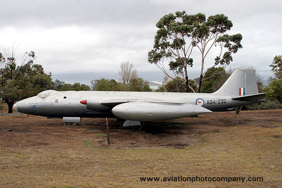 RAAF English Electric Canberra B.20 A84-232 displayed at Avalon (2009)