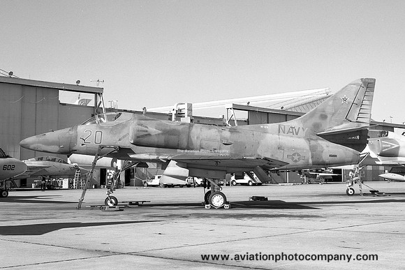 US Navy VF-126 Douglas A-4F Skyhawk 154181/NJ-620 (1989)