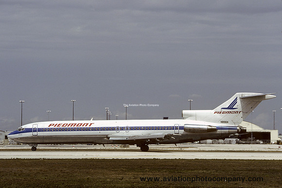 Piedmont Airlines Boeing 727-214 N896N at Miami IAP (1985)