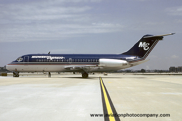 Midwest Express Douglas DC-9-14 N400ME (1985)