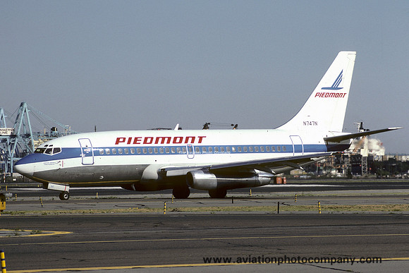 Piedmont Airlines Boeing 737-201 N747N (1983)