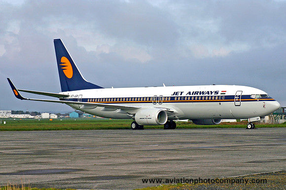Jet Airways Boeing 737-85R VT-JGP at Shannon (2006)