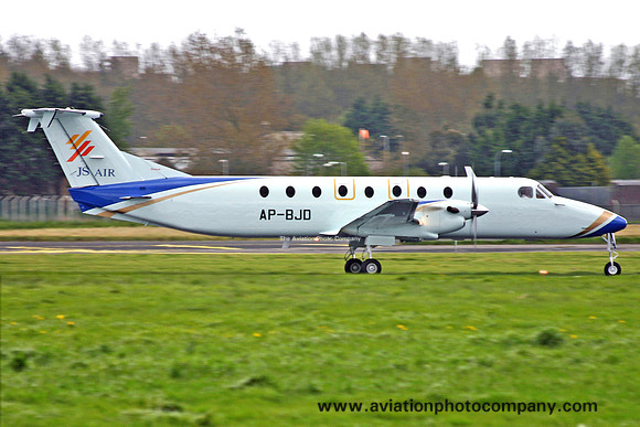 JS Air Beech 1900C AP-BJD at Shannon (2006)