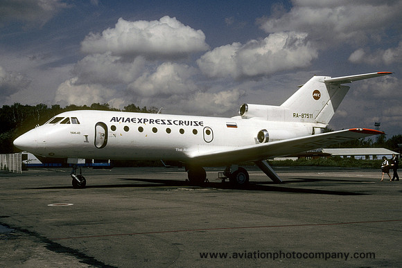 Aviaekspress Cruise Yakolev Yak-40 RA-87511 (2000)