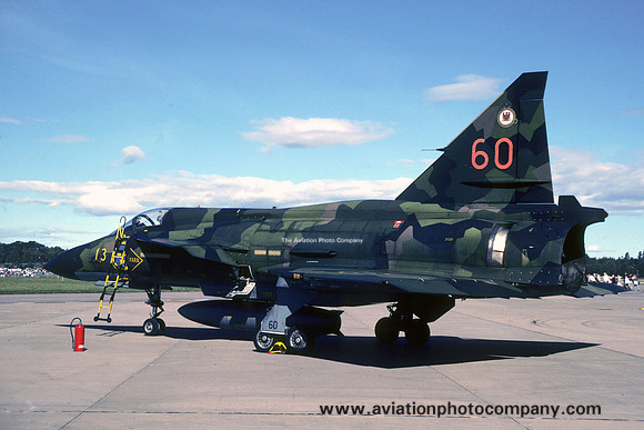 Swedish Air Force F13 SAAB Viggen JA-37 37320/60 (1990)