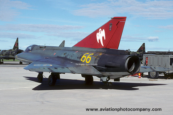 Swedish Air Force F10 SAAB Draken J-35F 35468/66 (1990)